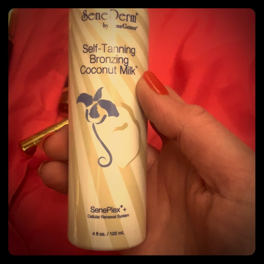Self tanning bronzing coconut milk spray